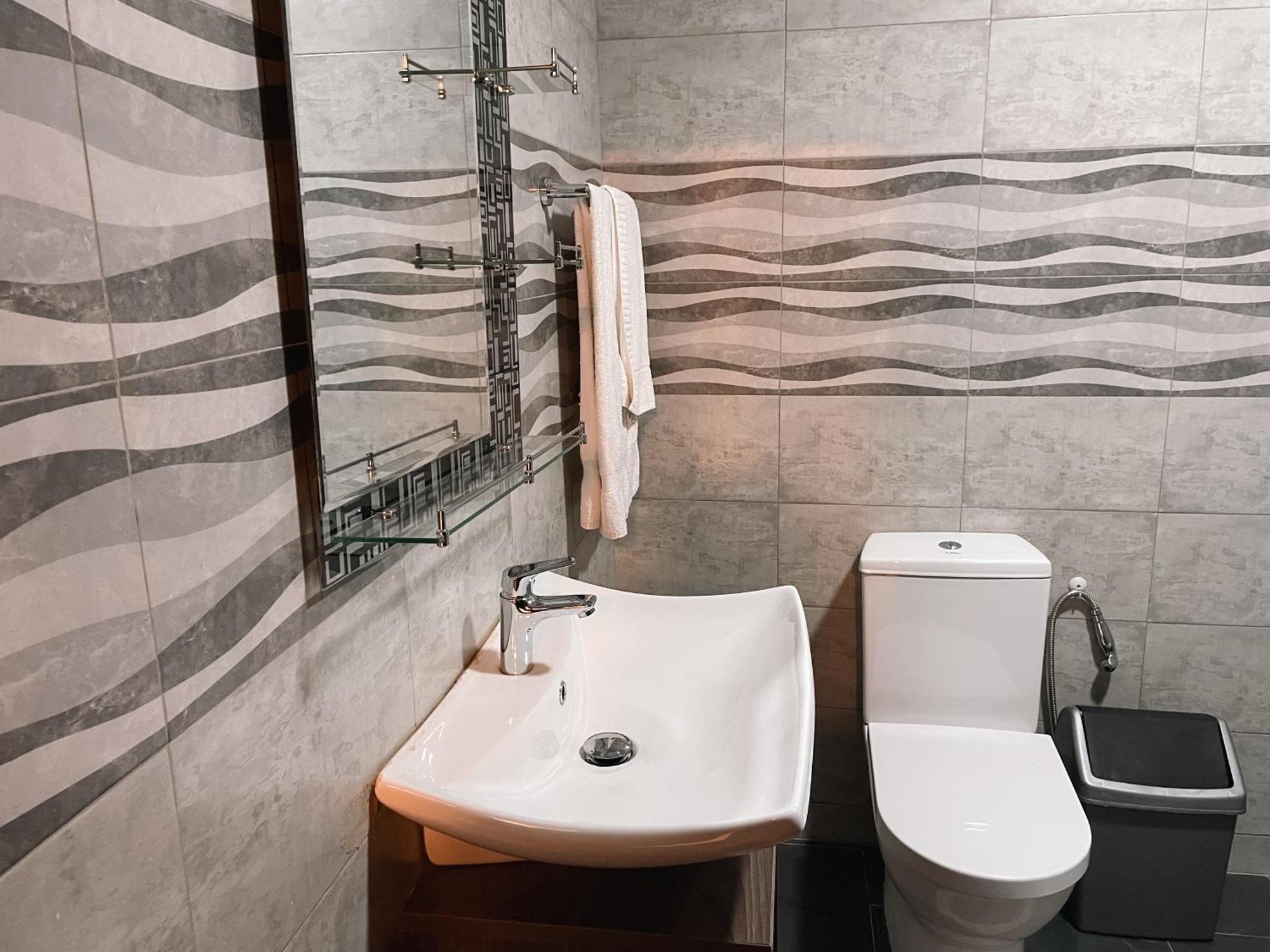 Sky Suites East Legon Accra Exteriör bild